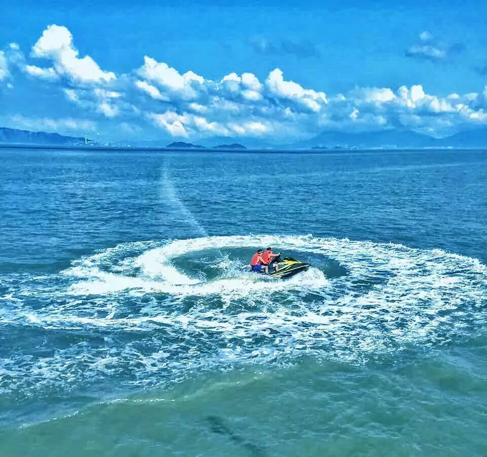 你愛上游艇，就更應(yīng)該愛上摩托艇！