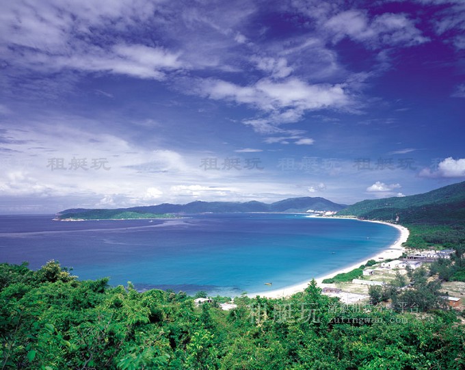 三亞海釣?zāi)康牡赝扑]，租艘釣魚艇去海釣吧！